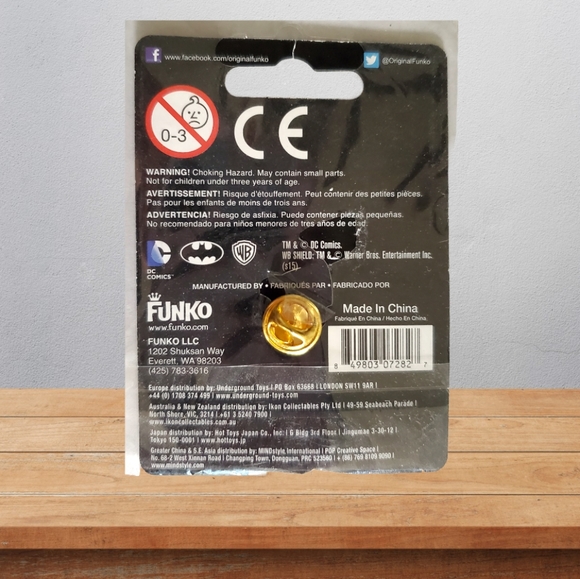 NIP(Sealed)-Harley Quinn Batman Funko Pop! Pin. Unopened. Adult Collectible - Picture 2 of 3